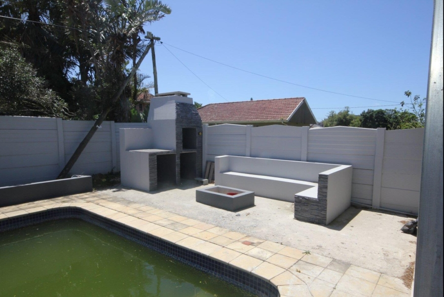 4 Bedroom Property for Sale in Sunnyridge Eastern Cape